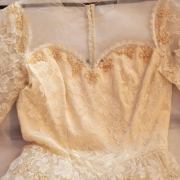 Vintage 1957 Wedding Gown & Juliet Cap - Picture 6 of 16